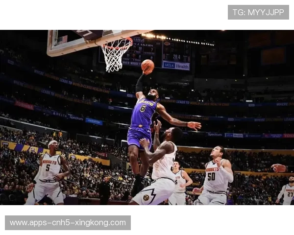 湖人连续三次抢断打出快攻 湖人连续三次抢断打出快攻